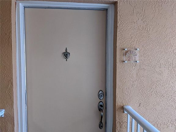 4th image of 17035 Gulf Blvd #211