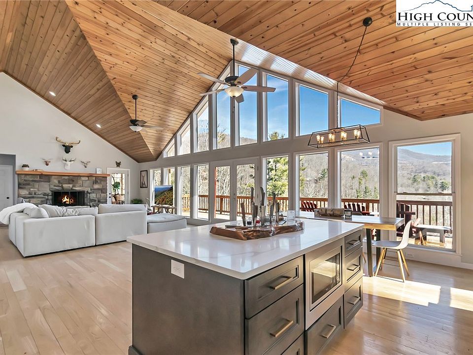 1st image of 731 River Run