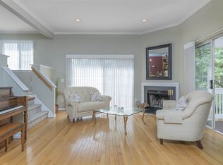 82 Fox Hollow Dr, Gillette, NJ 07933