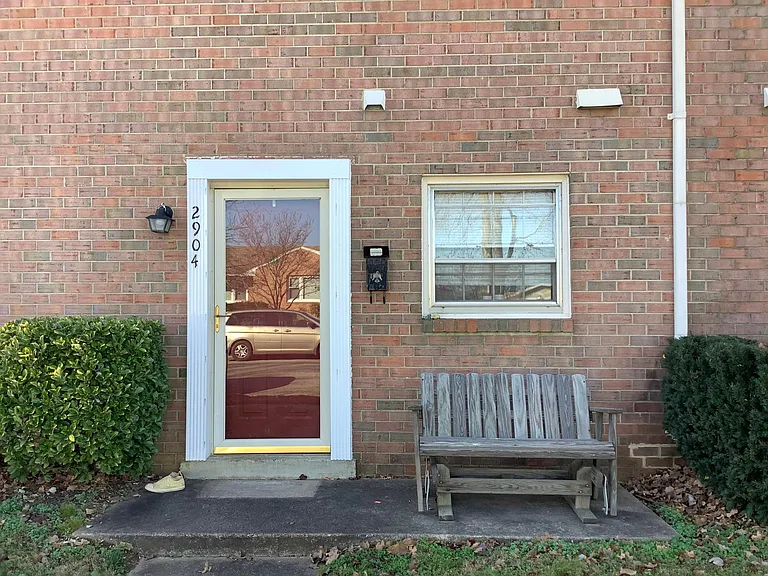 2904 Charles St — Photo 1