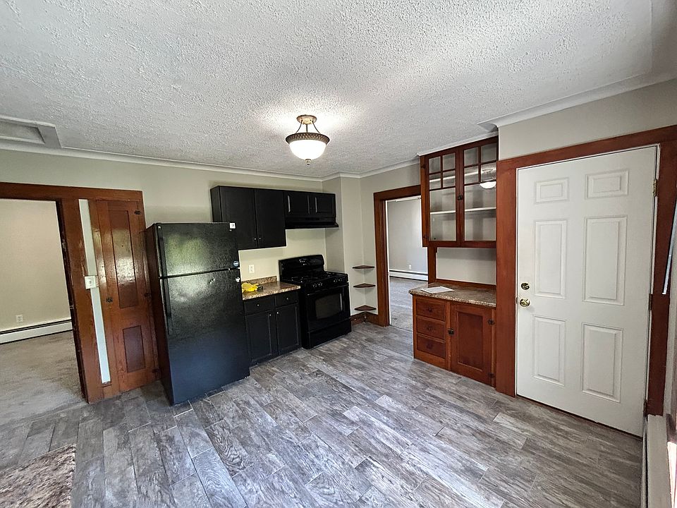 Kitchen with newer appliances