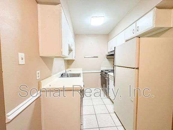 5th image of 1901 Prytania St APT 13