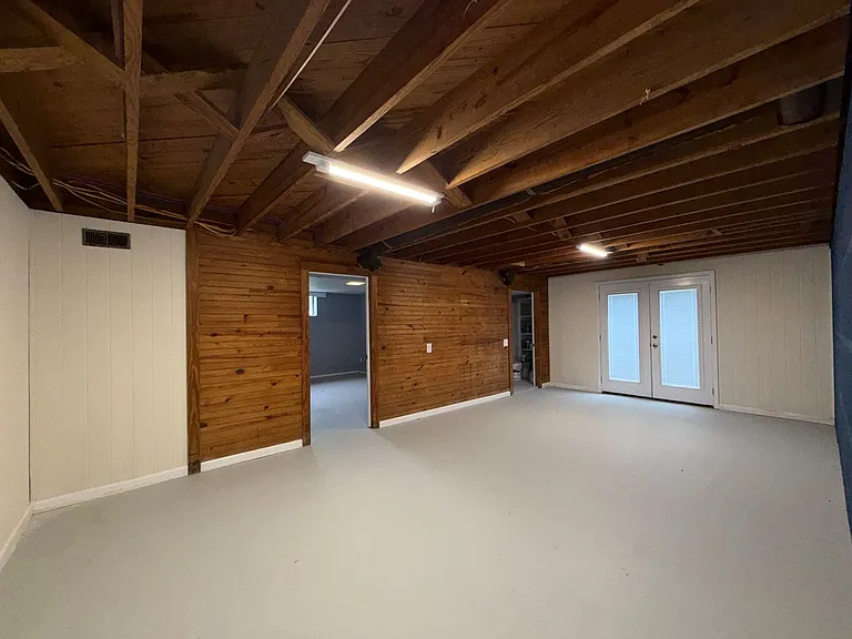 920 Eisenhower Dr — Photo 16