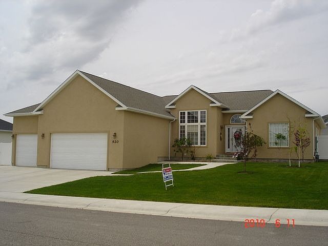 1st image of 920 Whitewater Dr