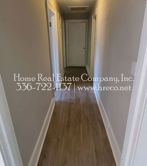 926 N Jackson Ave — Photo 3
