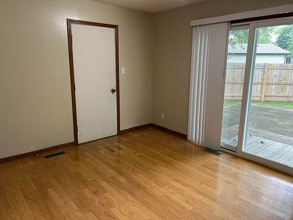 2nd image of 2001 Shaker Dr