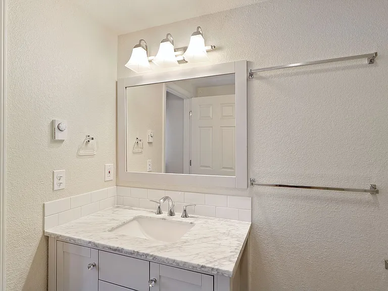 1321 Central St NE — Photo 10