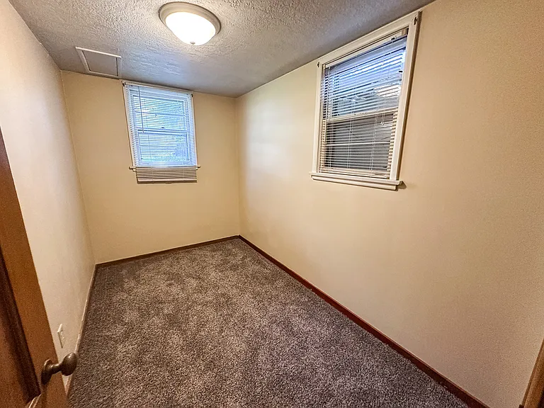 1820 S Duluth Ave #5 — Photo 4