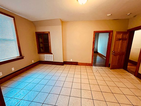 5th image of 343 Columbus Ave #1