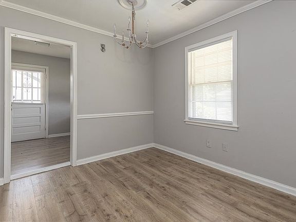 4th image of 807 Estridge Dr