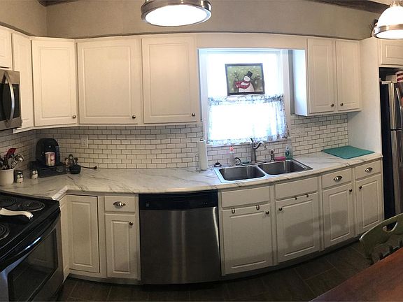 2nd image of 412 Wayne St #2