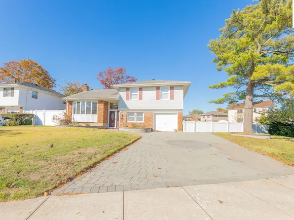 3107 Beltagh Ave, Wantagh, NY 11793