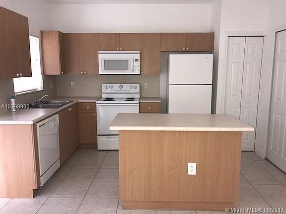 5th image of 1622 SE 30th St #1622