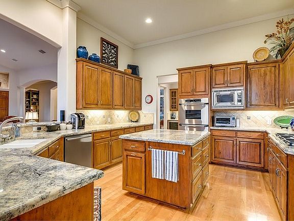 4th image of 2108 Far Gallant Dr