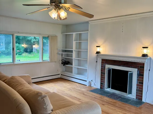 14 Loring Ln, Westfield, MA 01085