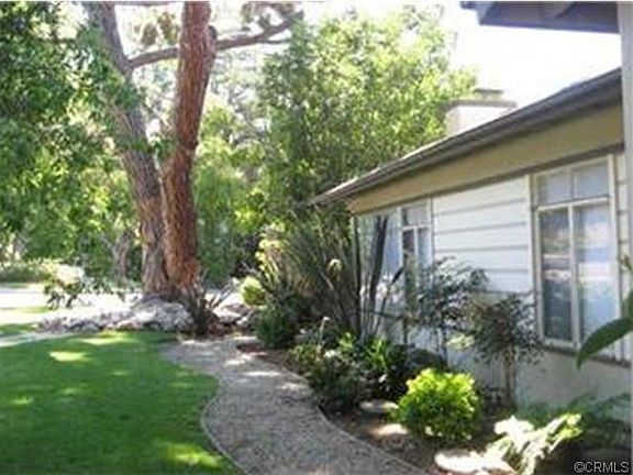 4th image of 706 W 12th St