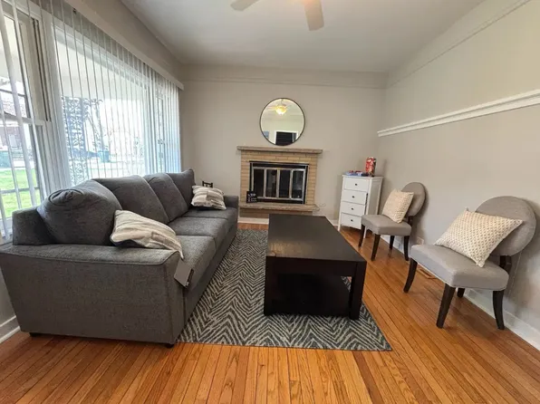 314 North Ave, Libertyville, IL 60048