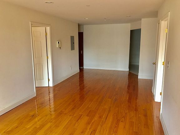 3rd image of 14148 84th Dr APT 2C