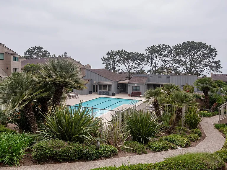 295 Sea Forest Ct — Photo 44