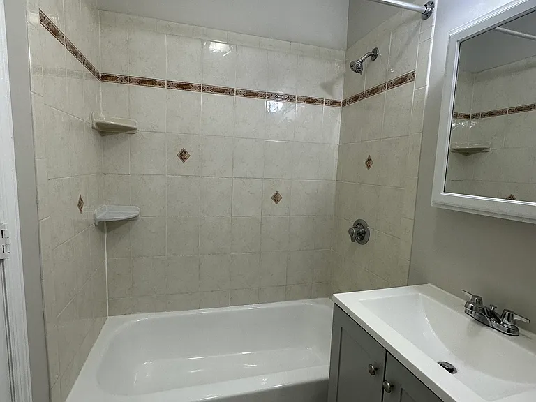 332 61st St #B1 — Photo 5