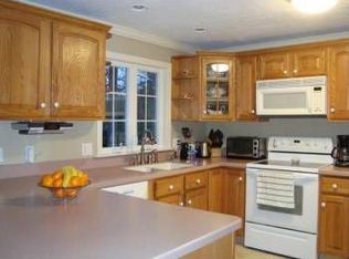 16 Wadsworth Rd, Shrewsbury, MA 01545