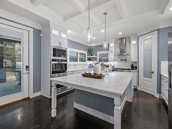 5th image of 539 Lavena St