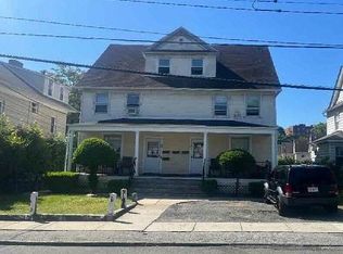 34 Robertson Ave, White Plains, NY 10606