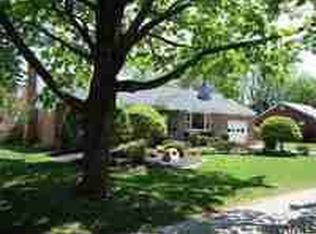 11 Benton Dr, Saratoga Springs, NY 12866