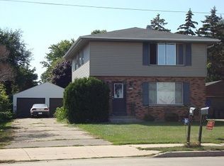 1905 S Main St, Oshkosh, WI 54902