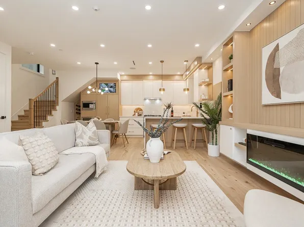 150 E 51st Ave #1, Vancouver, BC V5X 1C3