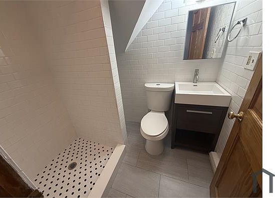 4th image of 103 Barnum Ave #103A