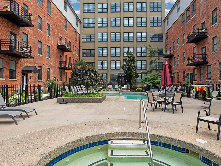 6533 E Jefferson Ave #224 — Photo 2