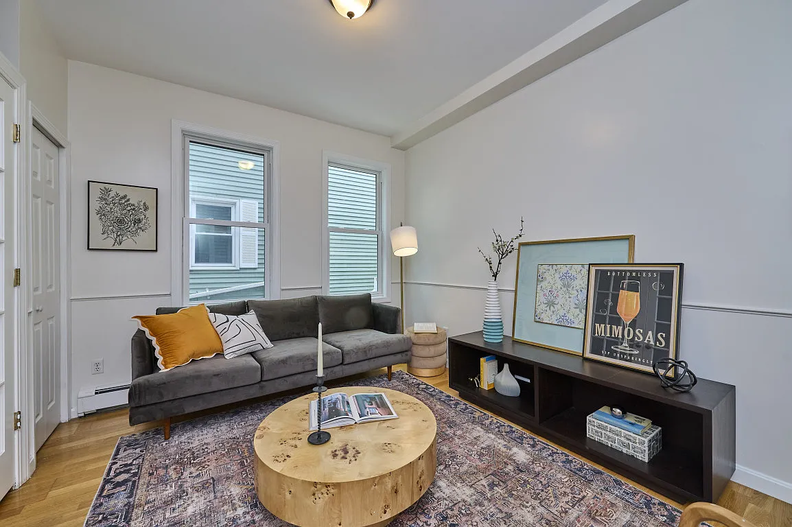 9 Mullins Ct — Photo 2