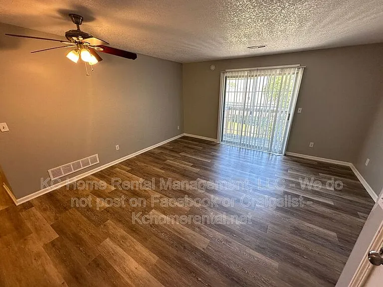 211 NW Barr Rd #C — Photo 12