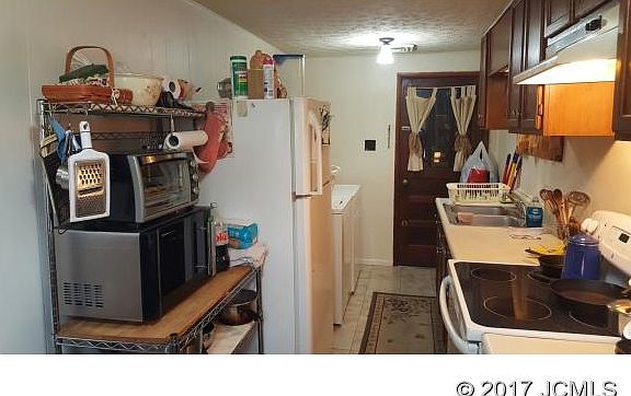 3rd image of 219 Park Ave