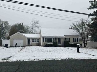 200 4th Ave, East Northport, NY 11731