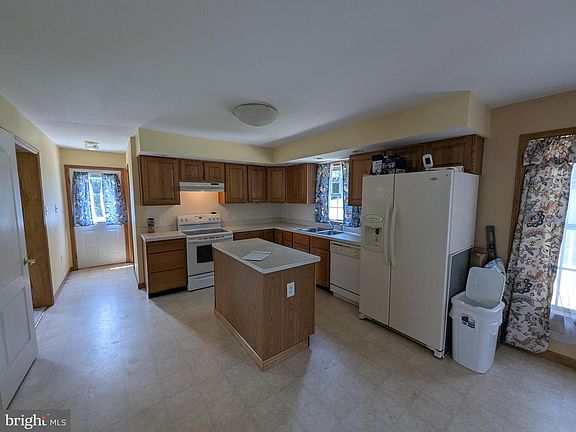3rd image of 1506 Holman Dr