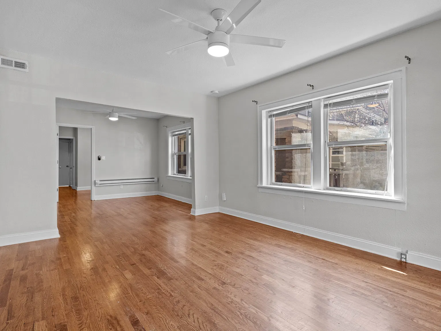 2751 Charlotte St — Photo 4