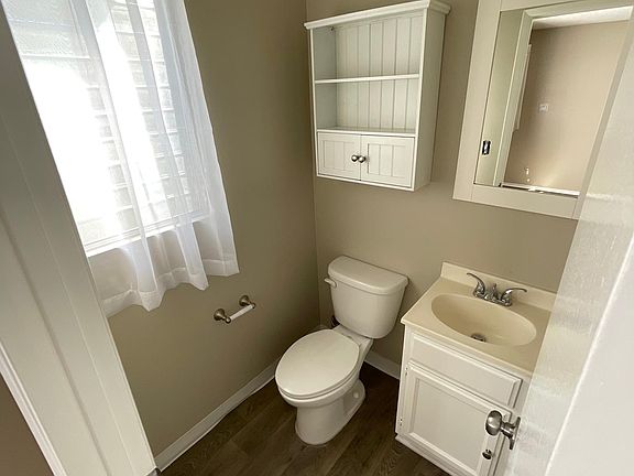 4th image of 10940 Hesby St #3
