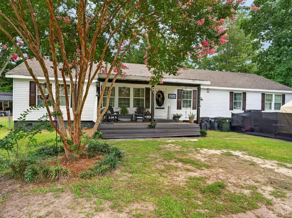 146 Glen St, Summerville, SC 29483