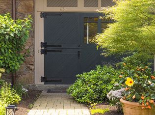 113 Coggeshall Ave, Newport, RI 02840