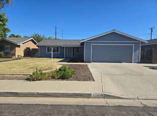 946 Moffat Dr, Hanford, CA