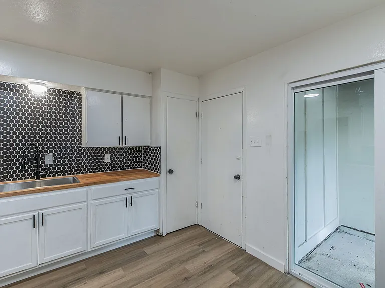 7516 Olusta Dr — Photo 9
