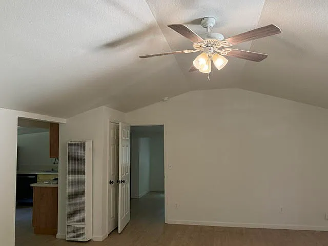 276 Woodland Dr — Photo 4
