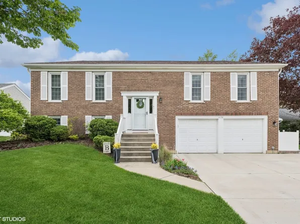 1170 Colony Ln, Roselle, IL 60172