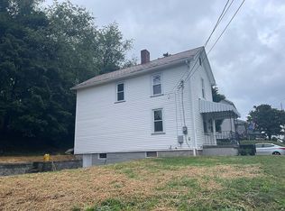 834 W Martin St, East Palestine, OH 44413