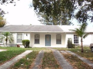 5805 S 37th Ct, Greenacres, FL 33463