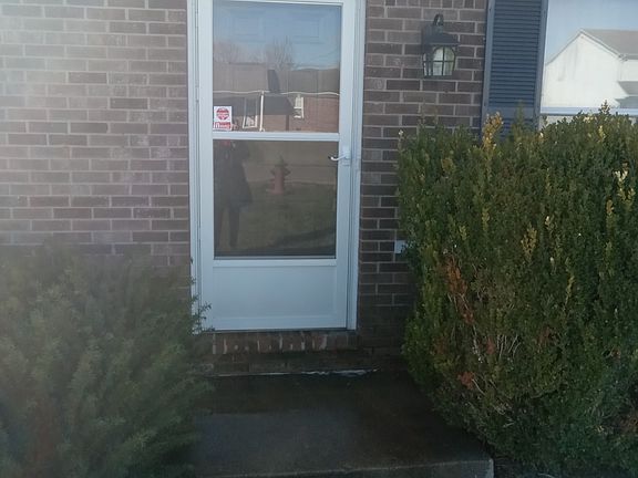 5th image of 542 Hickory Rd #1