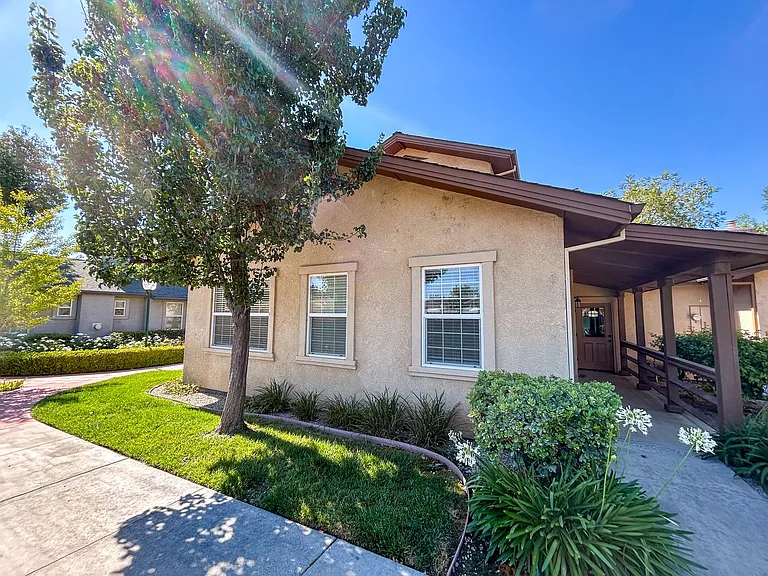 1320 Anita Ct — Photo 12