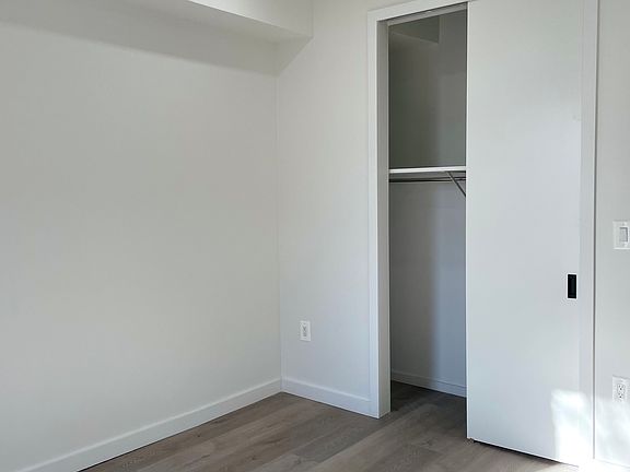 5th image of 384 12th St #3R